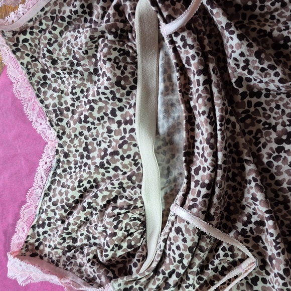 Leopard Print Lace Trim Women's Victoria's Secret Cami Top. Medium - Picture 7 of 7